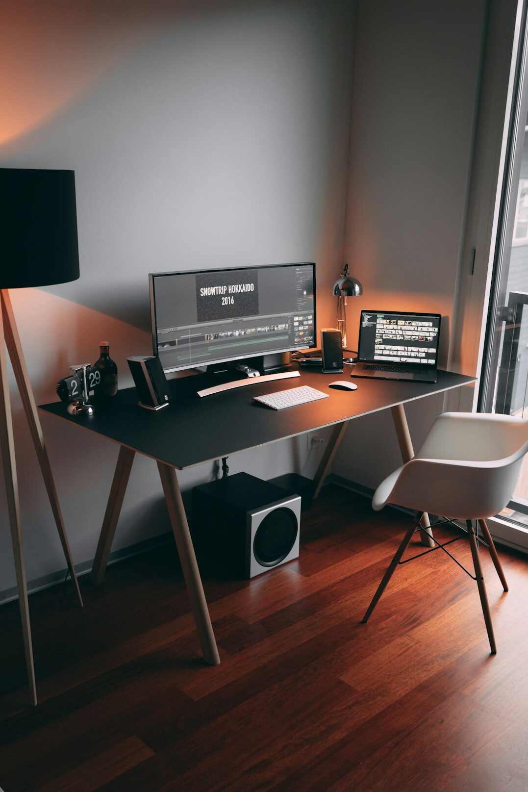 mystery writer desk setup